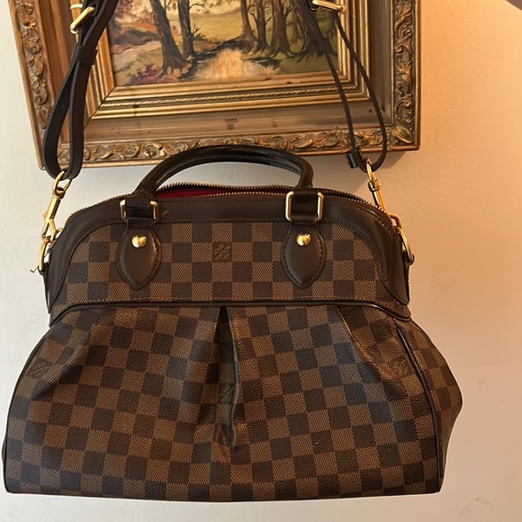 EUC almost new Trevi PM Damier Ebene Shoulder bag. - Picture 3 of 17
